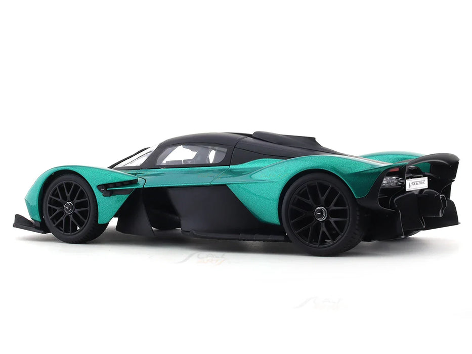 MAISTO  ASTON-MARTIN VALKYRIE GREEN 1:18 DIECAST SCALE MODEL CAR