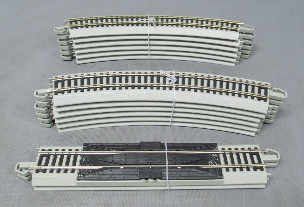 BACHMANN HO 00690 PEGASUS TRAIN SET 1:87 SCALE WITH 4-2-0 STEAM LOCO & TENDER & 3 HISTORICAL PASSENGER CARS