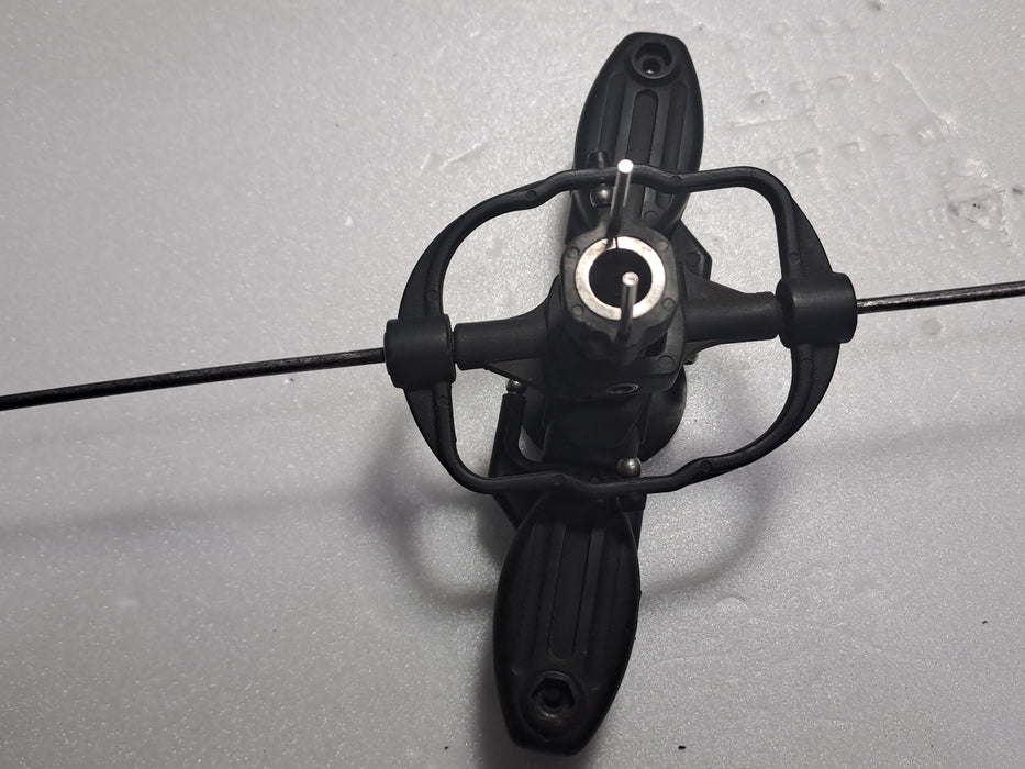 550 SIZE HELI HEAD ASSEMBLY WITH FLY BAR CAGE AND ROD PRE-OWNED