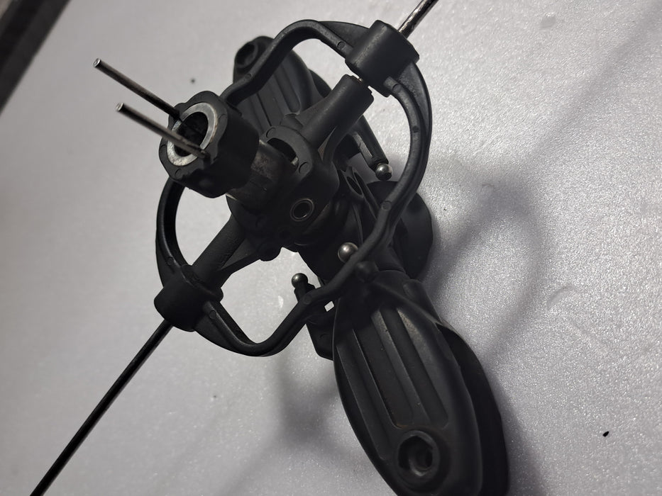 550 SIZE HELI HEAD ASSEMBLY WITH FLY BAR CAGE AND ROD PRE-OWNED