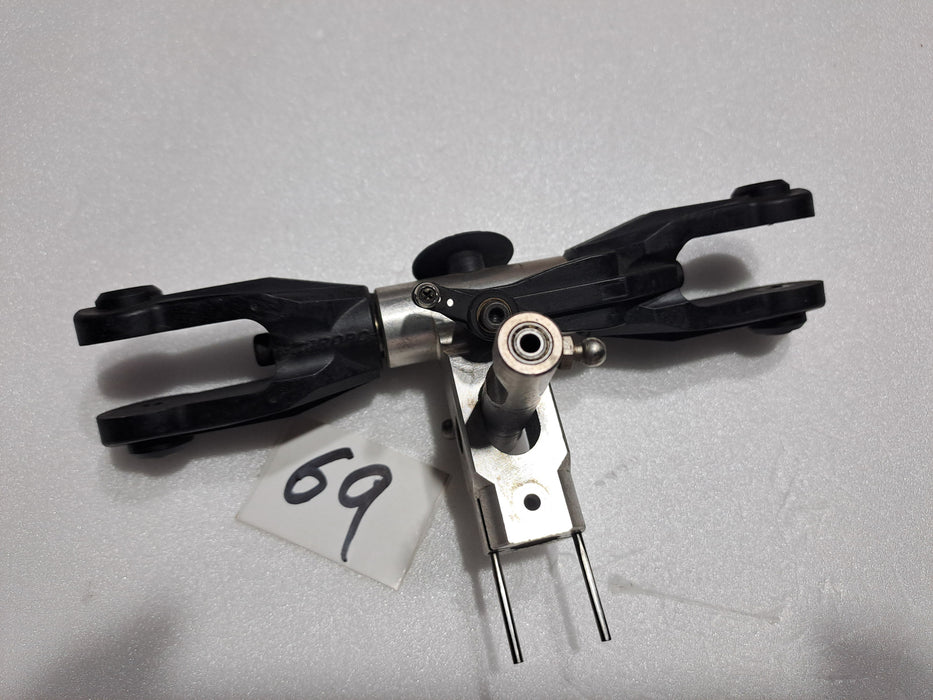 JR VIBE 50 NITRO HELICOPTER HEAD ASSEMBLY SET  WITH BLADE GRIPS AND SEE SAW SHAFT PRE OWNED QUALITY