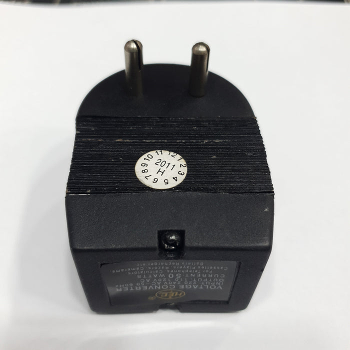 VOLTAGE CONVERTER AC INPUT:220-240V AC OUTPUT:110-120V AC CURRENT:50 WATT