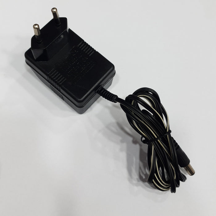 AC-DC ADAPTOR (MODEL HX G41050100) AC INPUT:230V DC OUTPUT:4.5V 100MA  WITH 5.5MM X 2.5MM BARREL PIN