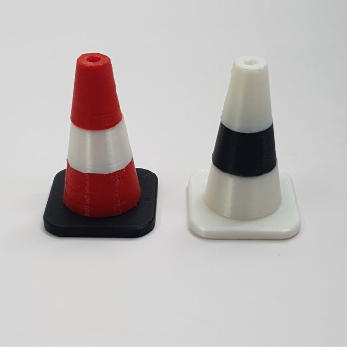 SCALE MINIATURE ACCESSORIES MINI TRAFFIC CONES (SET OF 2)