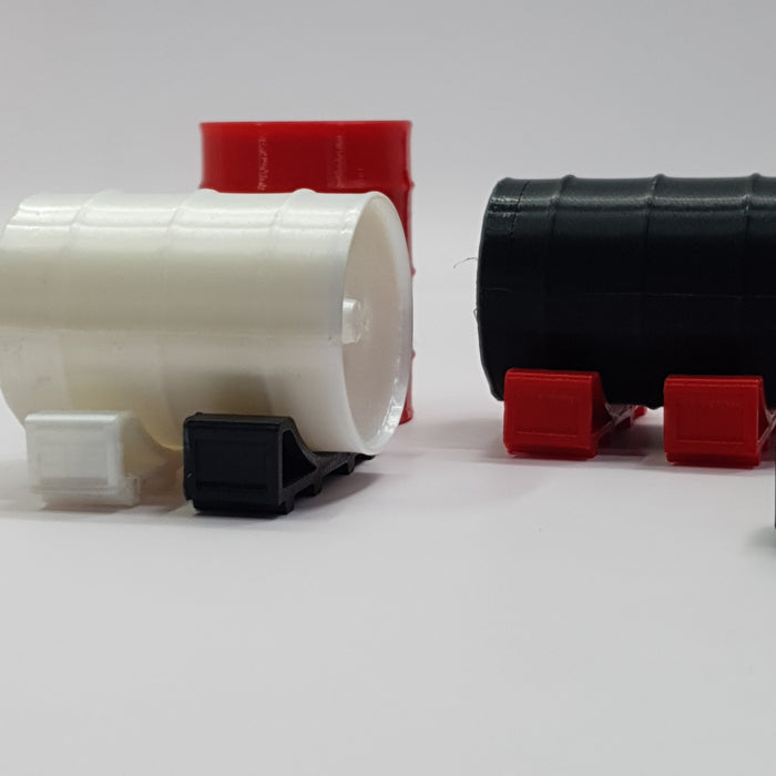 SCALE MINIATURE ACCESSORIES RC SCALE OIL BARRELS /FUEL DRUMS (SMALL 4) + RC MINI PALLET