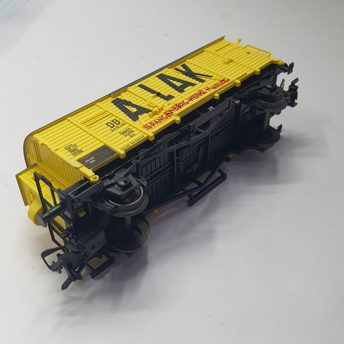 MARKLIN H0 48160 1/87 SCALE COVERED GOODS WAGON WITH BRAKEMAN's CAB JAHRESWAGEN 2010