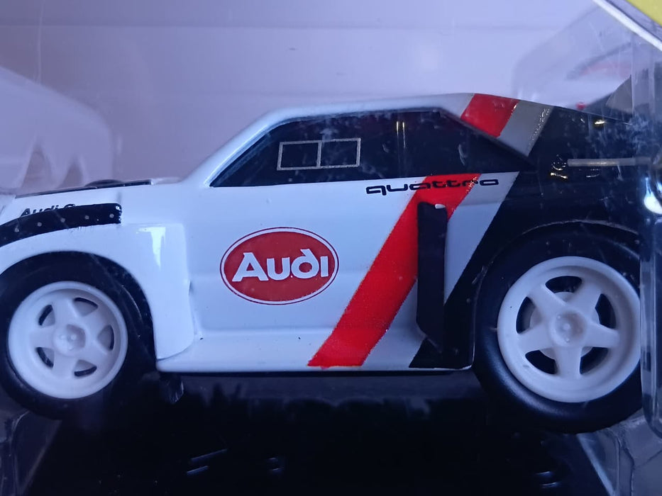 MAISTO MUSCLE MACHINE 1/64 SCALE BLACK AND WHITE SERIES 6 1986 AUDI SPORT QUATTRO MODEL 31 CODE 15526