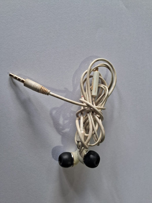 SAMSUNG HEADPHONES WORKING CONDITION PRE-OWNED QUALITY