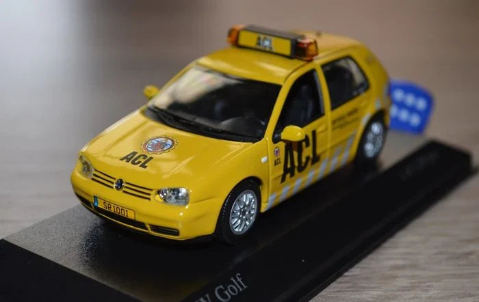 MINICHAMPS VOLKWAGEN GOLF YELLOW 1/43 DIE CAST MODEL