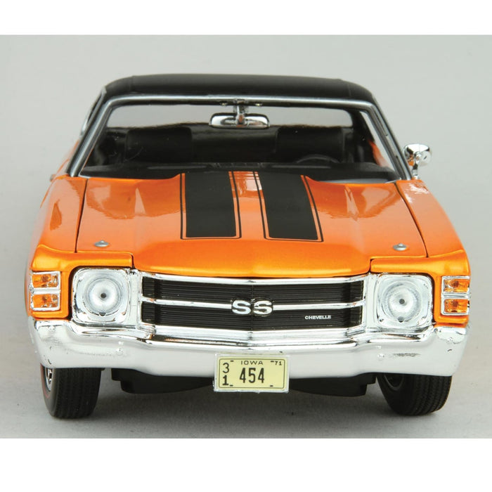 MAISTO  CHEVROLET CHEVELLE SS 454 1: 18 SACLE DIECAST MODEL