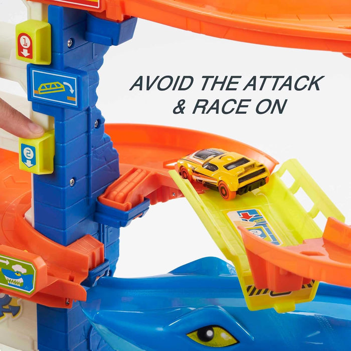 HOT WHEELS CITY TOY CAR TRACK SET, ATTACKING SHARK ESCAPE PLAYSET WITH 1:64 SCALE VEHICLE, MULTIPLE LEVELS, KID-POWERED LIFT, RACE TO ESCAPE (Product No:HDP06)