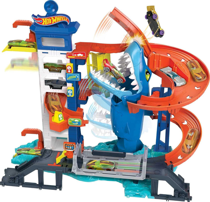 HOT WHEELS CITY TOY CAR TRACK SET, ATTACKING SHARK ESCAPE PLAYSET WITH 1:64 SCALE VEHICLE, MULTIPLE LEVELS, KID-POWERED LIFT, RACE TO ESCAPE (Product No:HDP06)