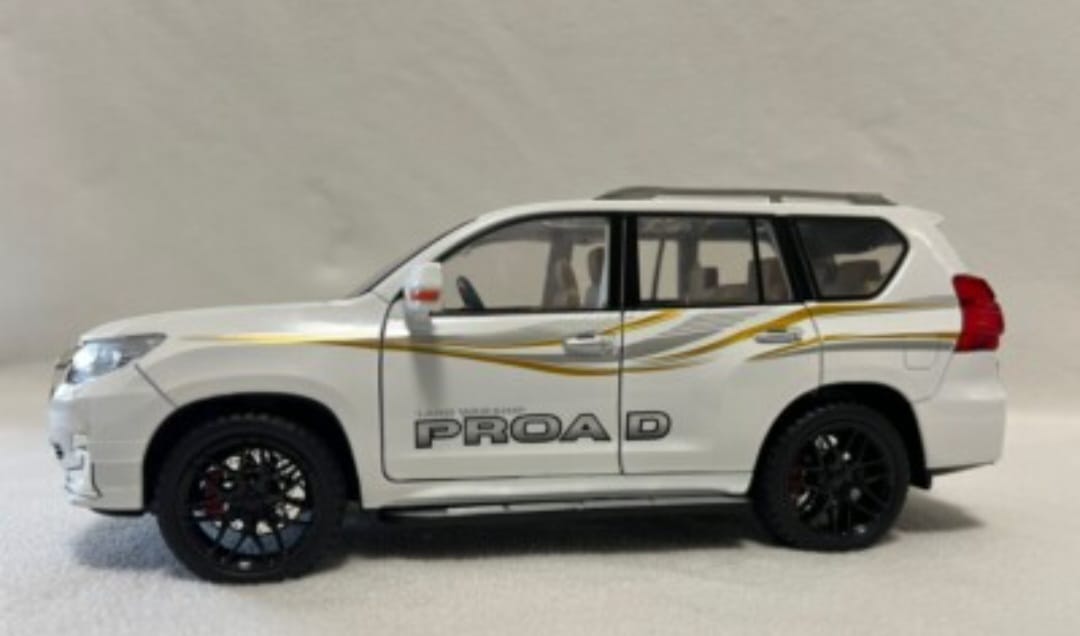 TOYOTA LAND CRUISER PRADO SUV CAR 1:18 DIECAST MODEL CZ806 PULL BACK ALLOY WITH OPENABLE DOORS, SOUND & LIGHT