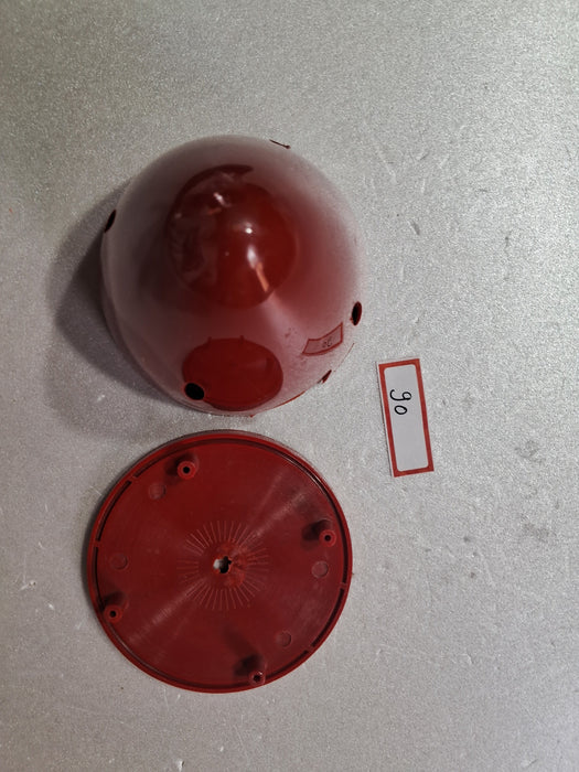 PLASTIC SPINNER 94MM HOLE 8MM RED