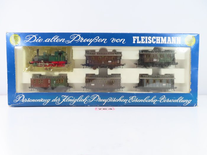 FLEISCHMANN H0 4882 PASSENGER TRAIN SET 6-PIECES