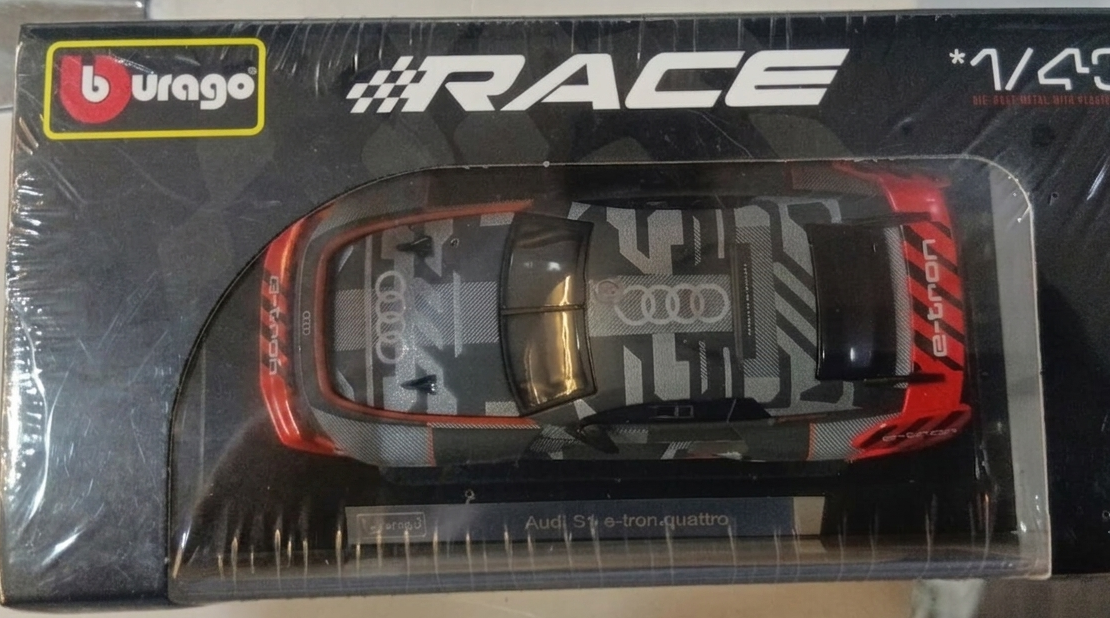 BBURAGO 18-38311 1/43 AUDI S1 E-TRON QUATTRO DIE-CAST