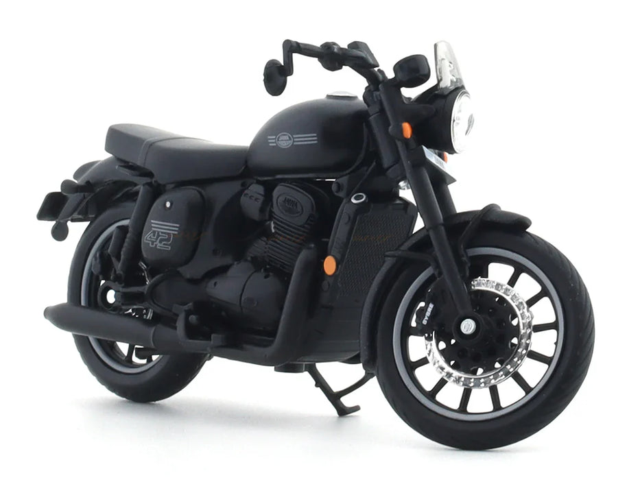 MAISTO JAWA 42 BLACK 1:18 SCALE DIECAST CLAJMT00318