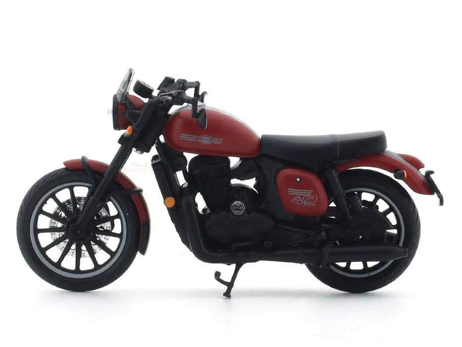 MAISTO JAWA 42 RED 1:18 SCALE DIECAST CLAJMT00319