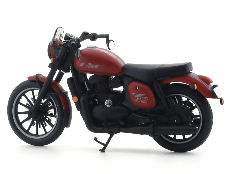 MAISTO JAWA 42 RED 1:18 SCALE DIECAST CLAJMT00319