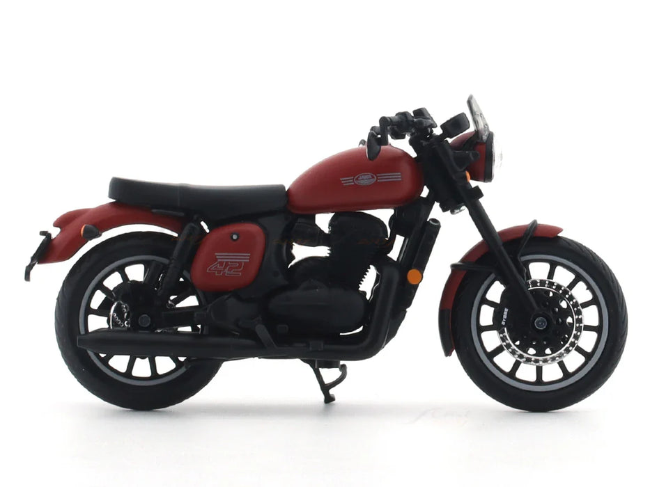 MAISTO JAWA 42 RED 1:18 SCALE DIECAST CLAJMT00319