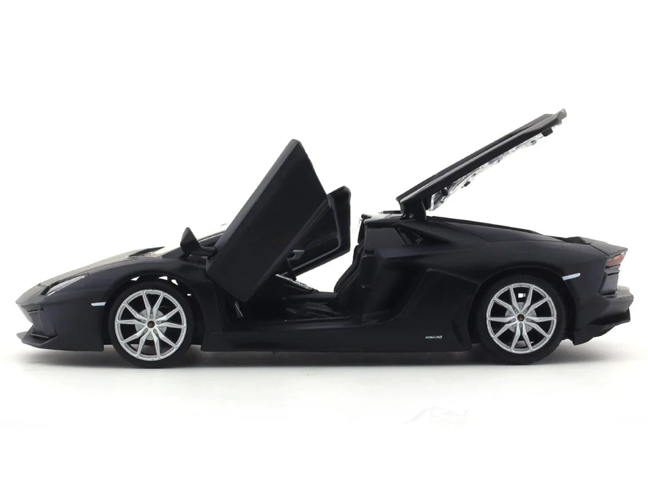 LAMBORGHINI AVENTADOR LP700-4 ROADSTER 1:24 MAISTO DIECAST ALLOY SCALE MODEL CAR 51504