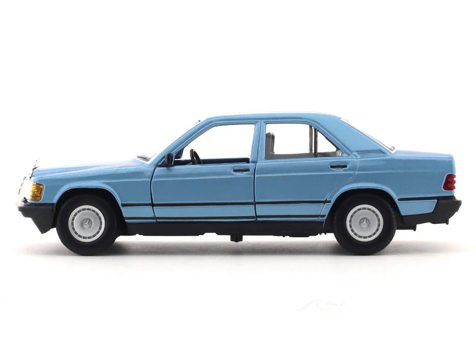 BBURAGO 1/24 SCALE MERCEDES-BENZ 190 E 2.6 DIECAST CAR MODEL