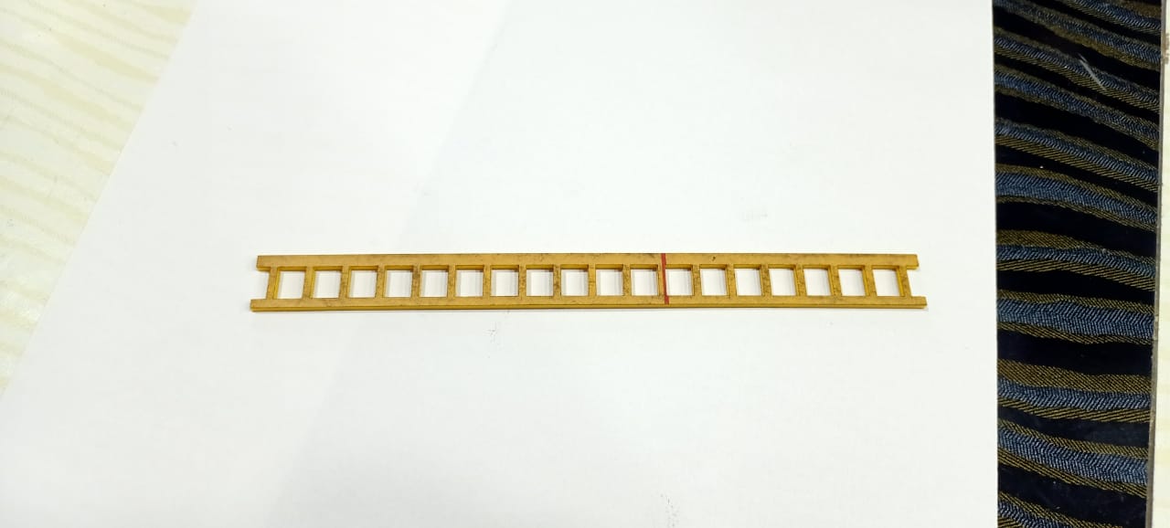 HO SCALE TRAIN PLASTIC FENCING ROAD RAIL YELLOW 6INCH