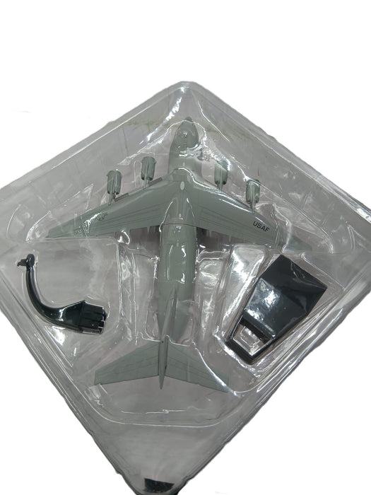 DIECAST AIRPLANE MODEL C17 GLOBEMASTER III 1/200 L-27CM W-25CM