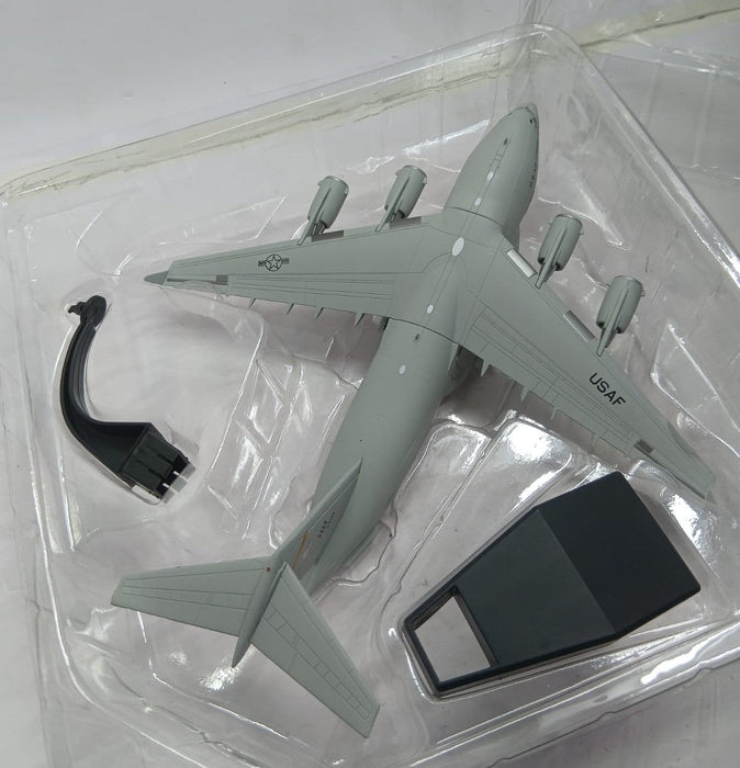 DIECAST AIRPLANE MODEL C17 GLOBEMASTER III 1/200 L-27CM W-25CM