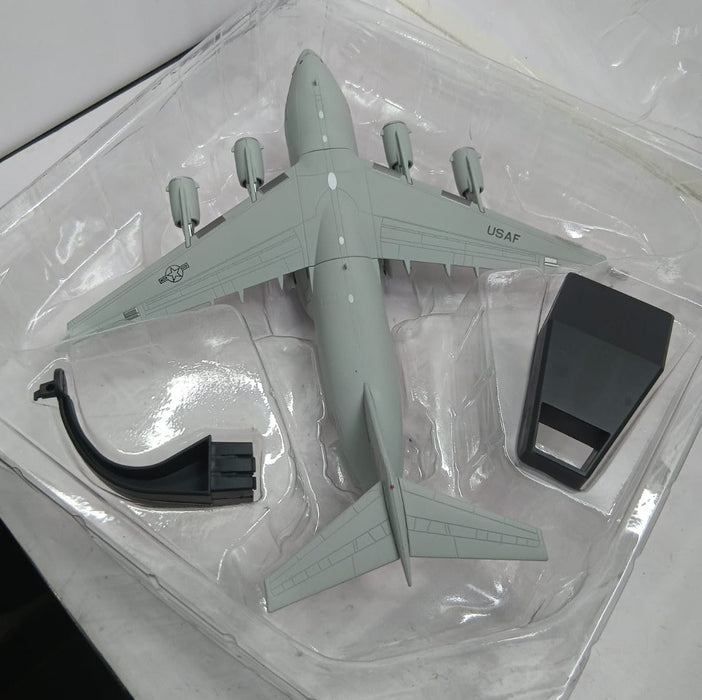 DIECAST AIRPLANE MODEL C17 GLOBEMASTER III 1/200 L-27CM W-25CM