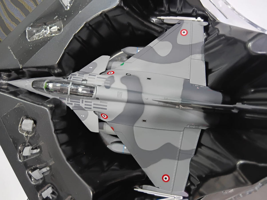 DIECAST AIRPLANE MODEL RAFALE 1/72 L-21CM W-16CM & 8CM TALL GREY WITH PATCH