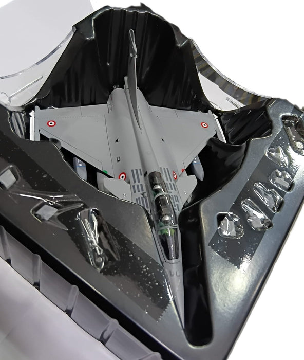 DIECAST AIRPLANE MODEL RAFALE 1/72 L-21CM W-16CM & 8CM TALL PLAIN GREY
