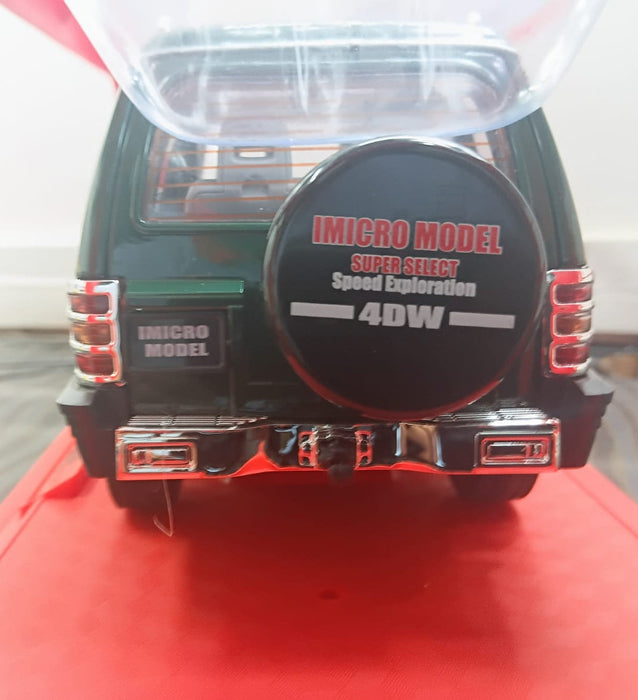 MB826-1 DIE-CAST METAL 1/18 MODEL CAR PULL-BACK AND LIGHT FEATURE OPENABLE DOOR
