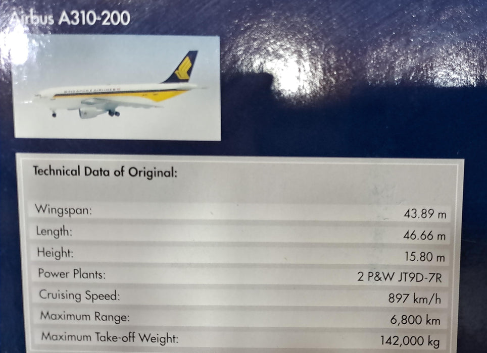 THE SINGAPORE AIRLINES HERITAGE SERIES 3-THE ESSENTIAL MODEL PLANE COLLECTION