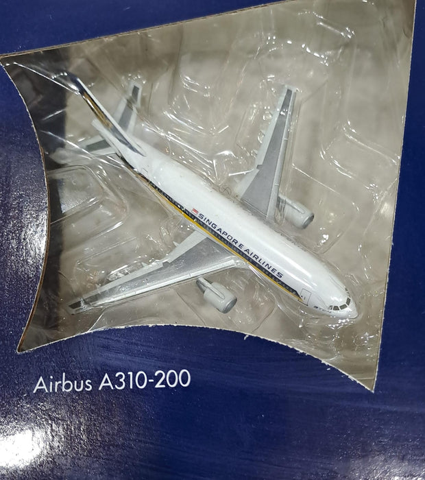THE SINGAPORE AIRLINES HERITAGE SERIES 3-THE ESSENTIAL MODEL PLANE COLLECTION