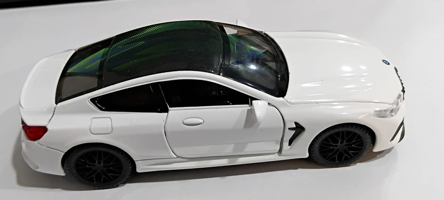 DIECAST BMW IIM8 1:32 SCALE MODEL CAR WHITE (D21006)