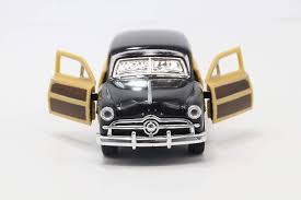 KINSMART 1949 FORD WOODY WAGON 1:40 NO KT5402D(BLACK)