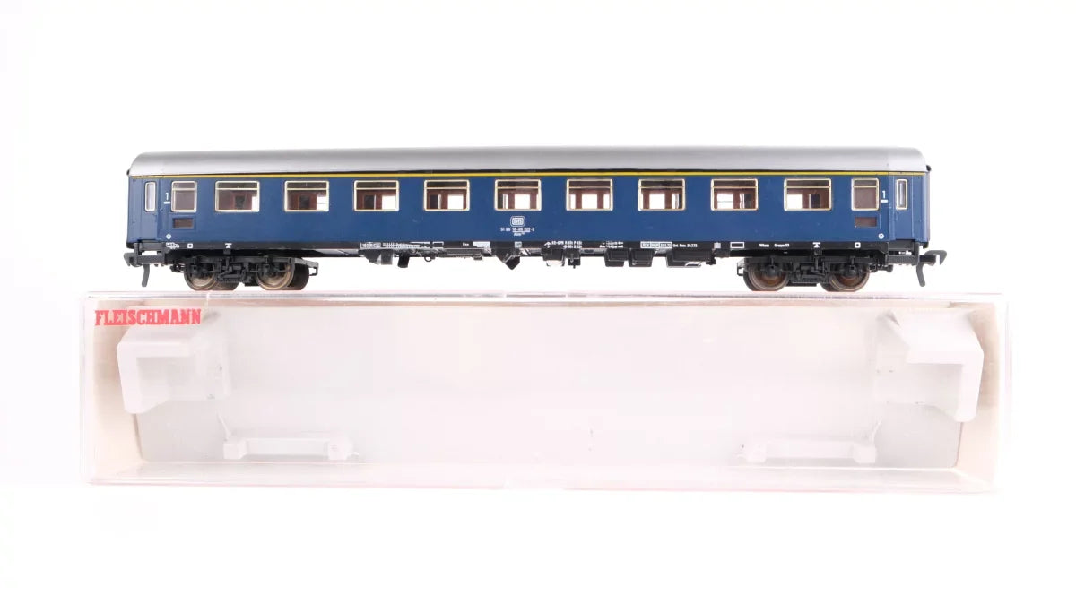 FLEISCHMANN 5103 HO 1:87 SCALE EXPRESS COACH 51 80 10-80 222-2 OF THE DB