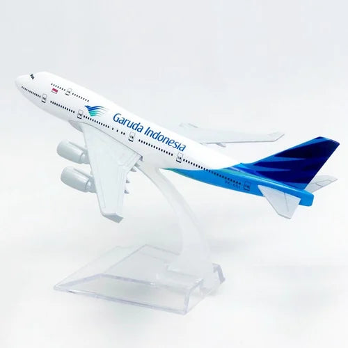AIRPLANE  DIECAST  METAL  INDONESIA  B747  16CM MODEL