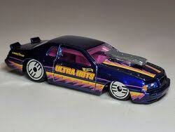 HOT WHEELS ULTRA HOTS 86 FORD THUNDERBIRD PRO STOCK HRX14 (9C6F)