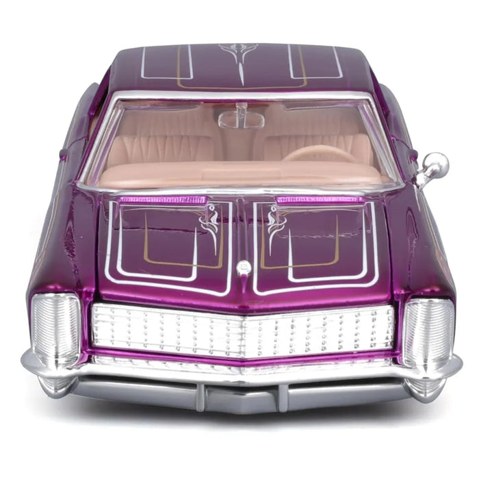 MAISTO 1/24 1965 BUICK RIVIERA 52551 DIECAST MODEL