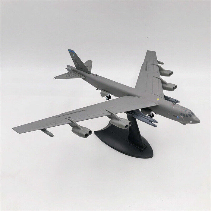DIE CAST AIRPLANE MODEL B-52H STRATOFORTRESS 1/200