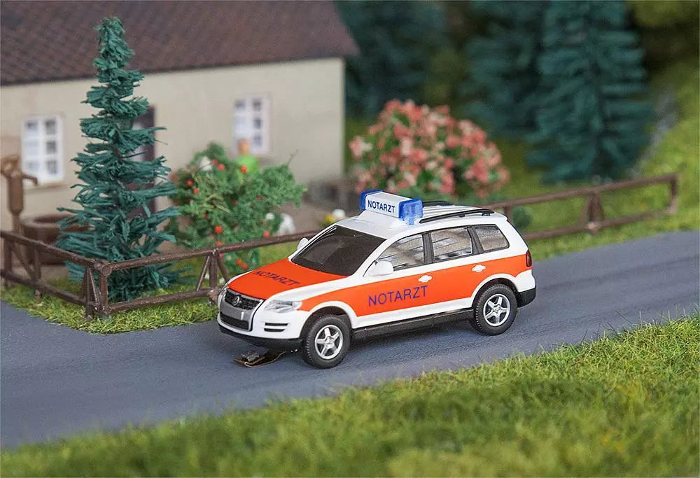 FALLER 161559 VW TOUAREG "NOTARZT"