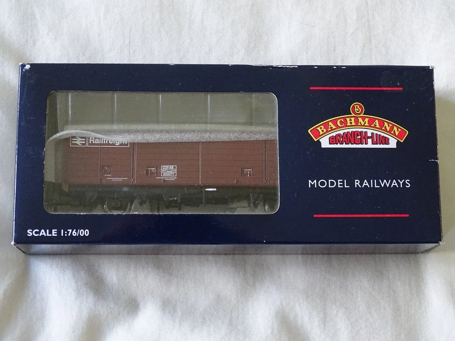 BACHMANN OO-GAUGE (1:76 SCALE) MODEL OF A BRITISH RAIL “VDA (COV AB) SLIDING DOOR VAN