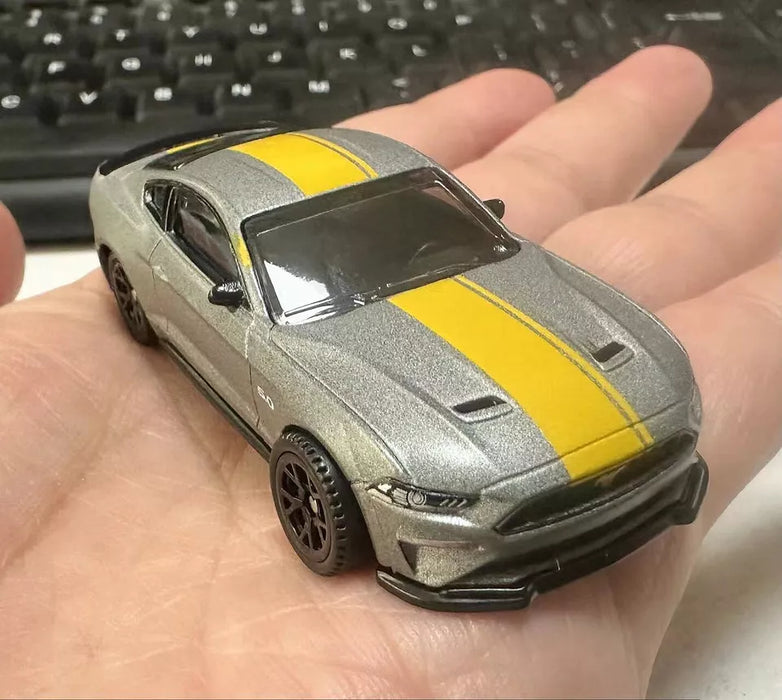 CCA FORD MUSTANG GT 1:64 SCALE NO: S06-01 (HALF BLACK)