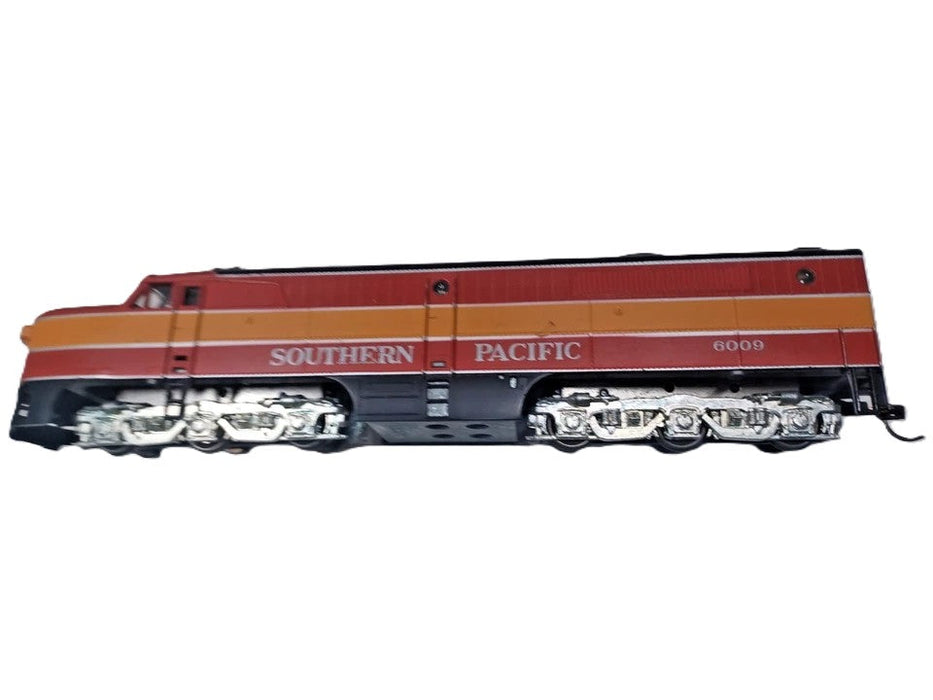 ATHEARN HO-SCALE TRAIN ENGINE 3306 SOUTHERN PACIFIC DAYLIGHT PA-1