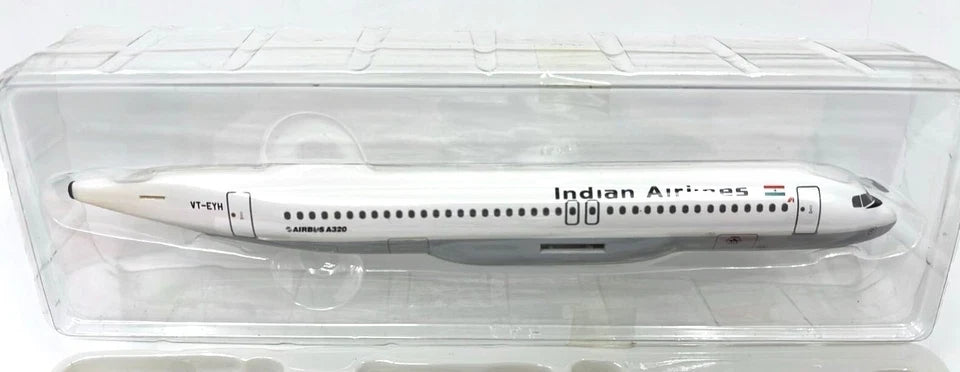 DIE CAST AIRPLANE HOGAN AIRBUS A320 INDIAN AIRLINES METAL 11083 VT-EYH 1:200 SCALE
