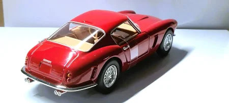 BBURAGO FERRARI 250 GT BERLINETTA PASSO CORTO RED 1/24 DIECAST MODEL CAR (18-96025)